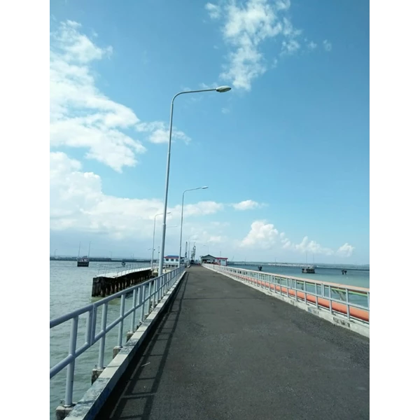 Tiang PJU Lampu Jalan 7 meter okta single arm Parabolic hot deep galvanish