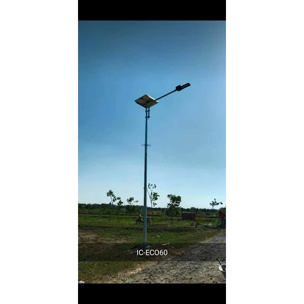Solar Street Lamp 7 meters Octa Single Arm Surabaya