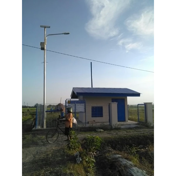 Tiang Lampu Tenaga Surya 7 meter Okta Single Arm lengkap bracket panel finshing Hot deep galvanish