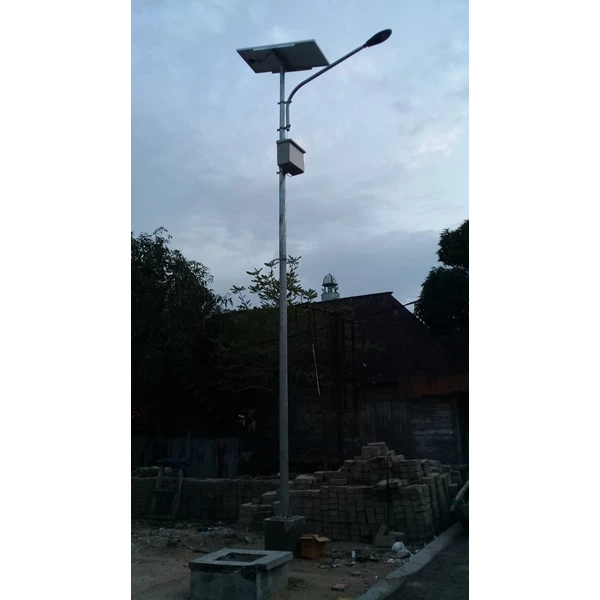 Solar Street Light Pole 7 Meters Octa Single Arm 