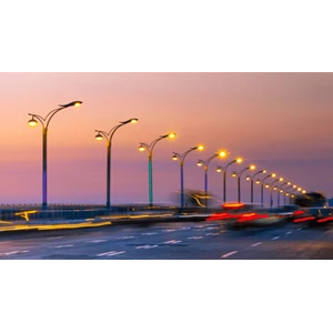 Tiang lampu jalan