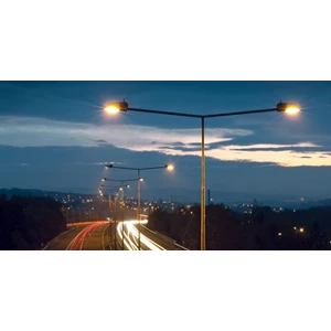 Tiang lampu jalan